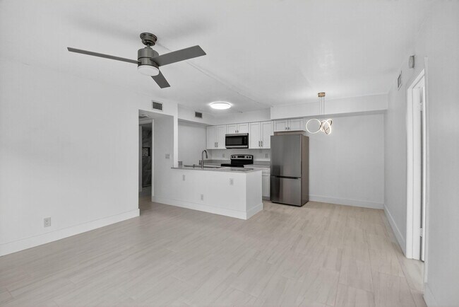 Building Photo - 7262 Golf Colony Ct