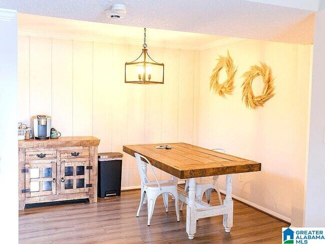 Building Photo - 1303 Woodland Vlg