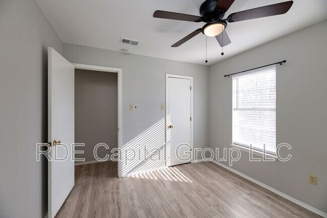 Building Photo - 1407 Franklin St