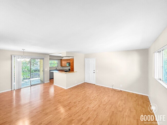 Building Photo - Beautiful 2BD/2BA with Private Balcony and...