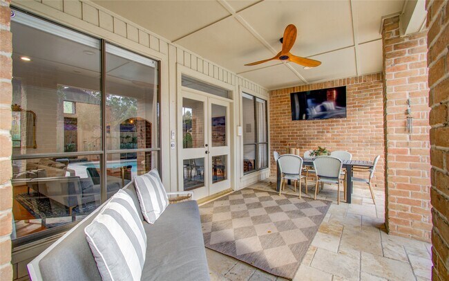 Building Photo - 15835 N Barkers Landing Rd