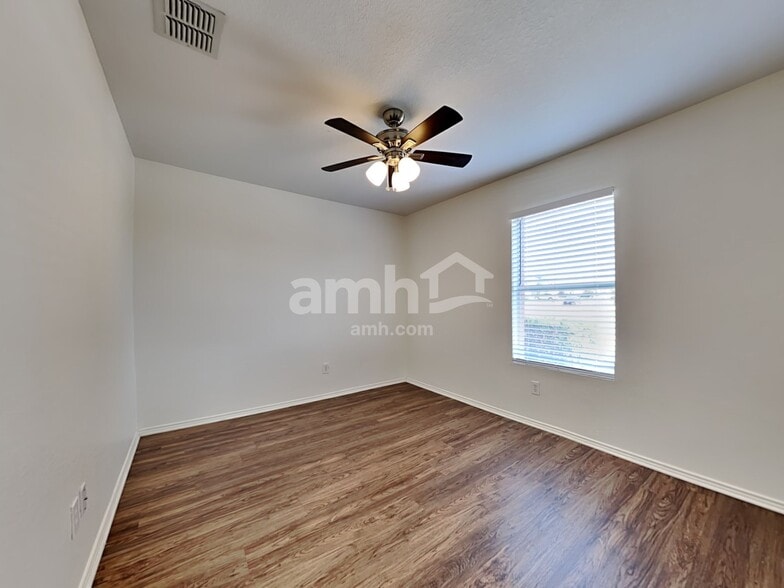 Building Photo - 5533 Parkview Hills Ln