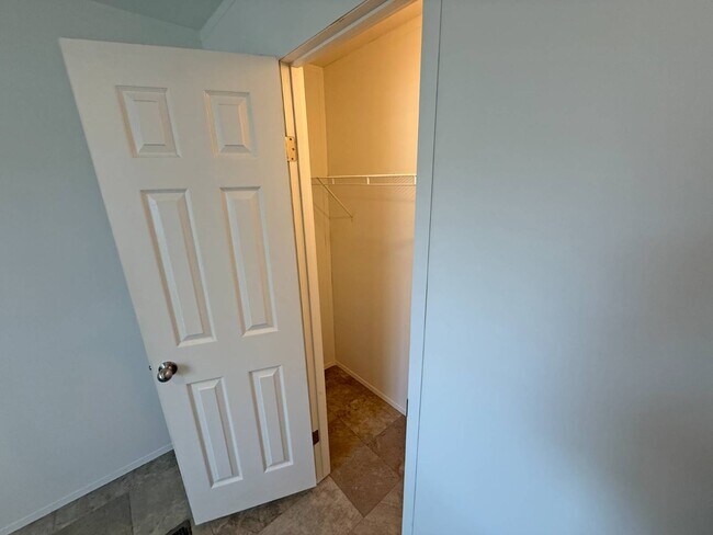 Building Photo - 2501 N Apperson Way