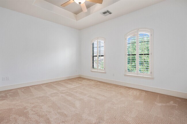 Building Photo - 4523 Maple St