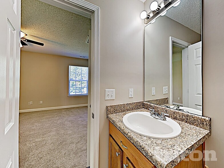 Building Photo - 11110 Nolet Ct