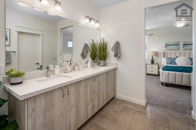 Building Photo - 3Bed/2.5Bath Beautifully Furnished or Unfurnished Home in Goodyear! -- MODERN FINISHES!