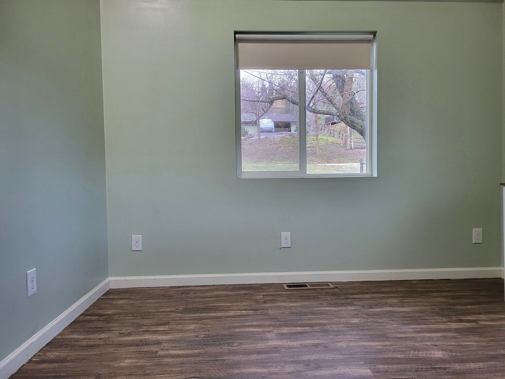 Building Photo - 26801 Columbia Way