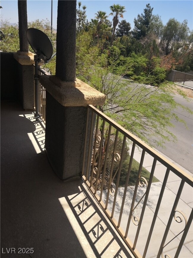 Building Photo - 4952 W Moberly Ave