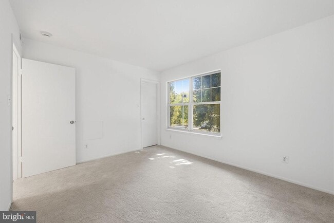 Building Photo - 1703 Ascot Way