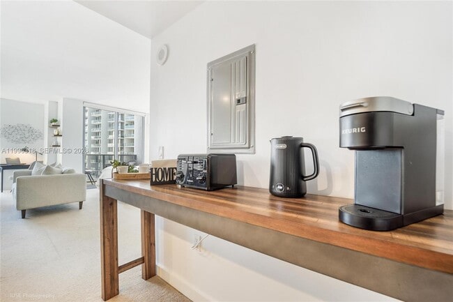 Building Photo - 31 SE 6th St