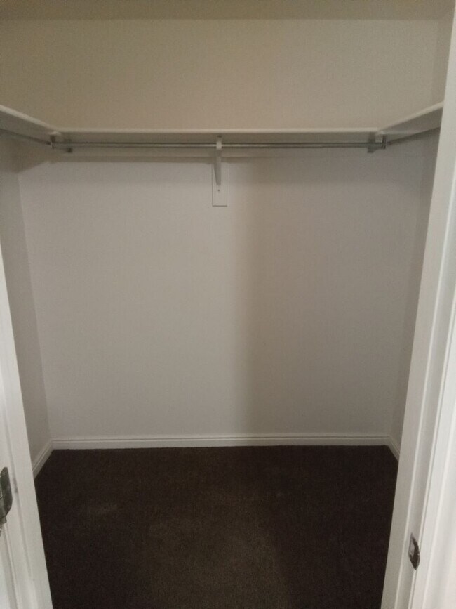 Building Photo - Willow Springs Condo