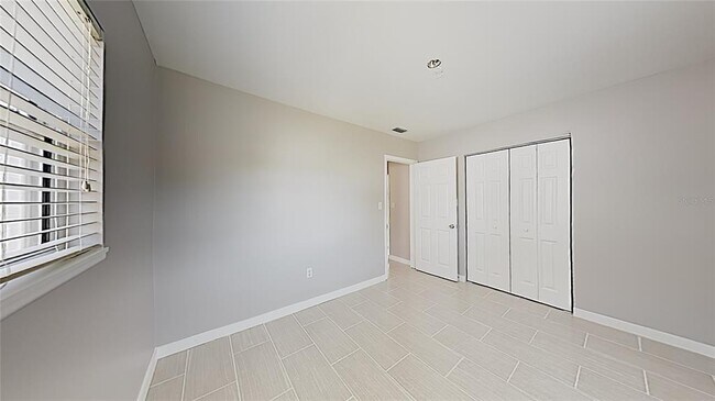 Building Photo - 4511 S Gaines Rd