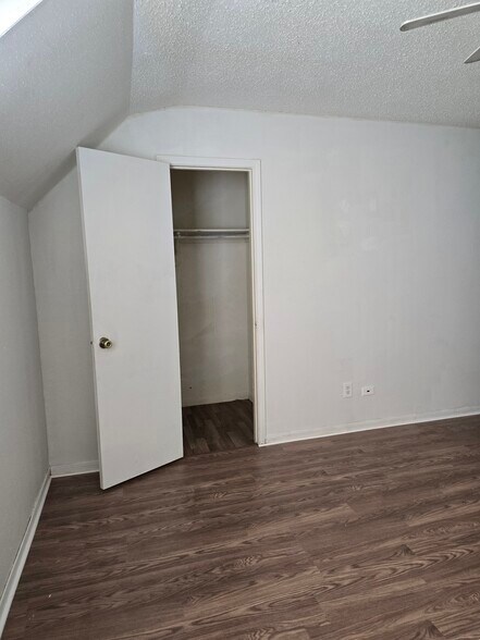 Kid Bedroom 1 - 2107 Greenbriar Colony Dr