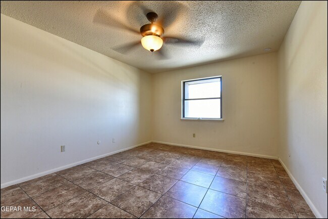 Building Photo - 4800 N Stanton St