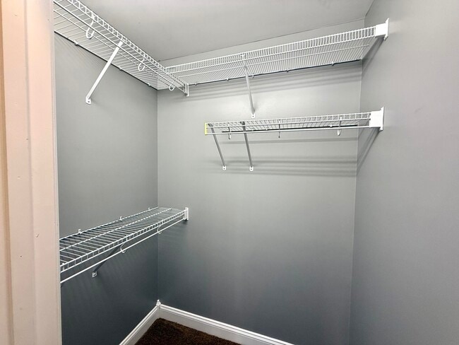 Building Photo - 98 Melrose Dr