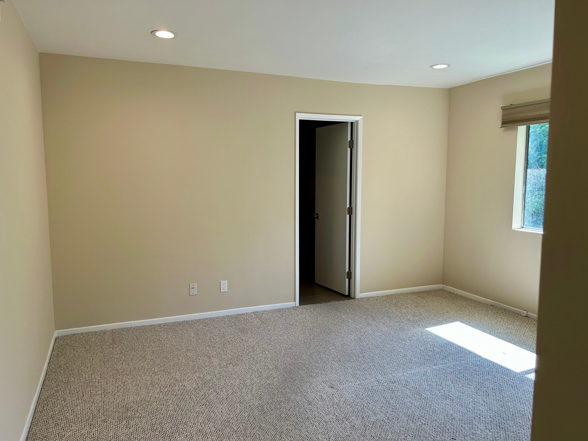 Building Photo - 1301 S Atlantic Blvd
