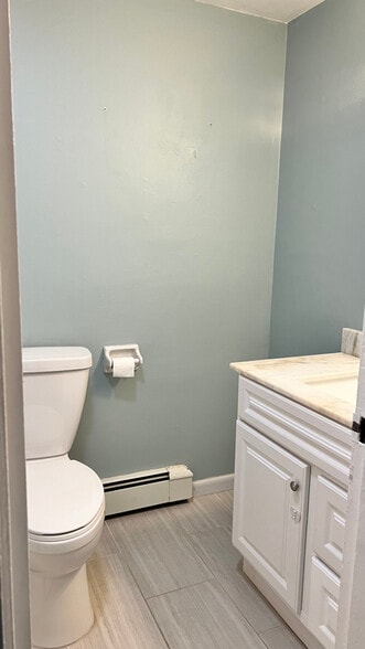 Building Photo - 3 Hook Rd