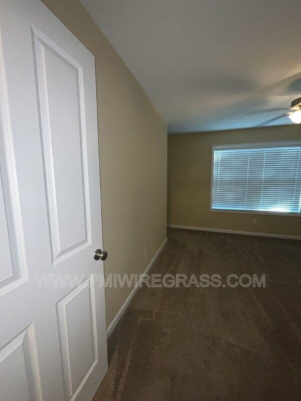 Building Photo - 214 Winterberry Way
