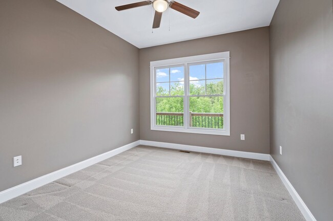Building Photo - Beautiful & Modern 3-Bedroom Townhome near...