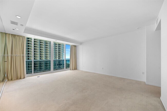 Building Photo - 9601 Collins Ave