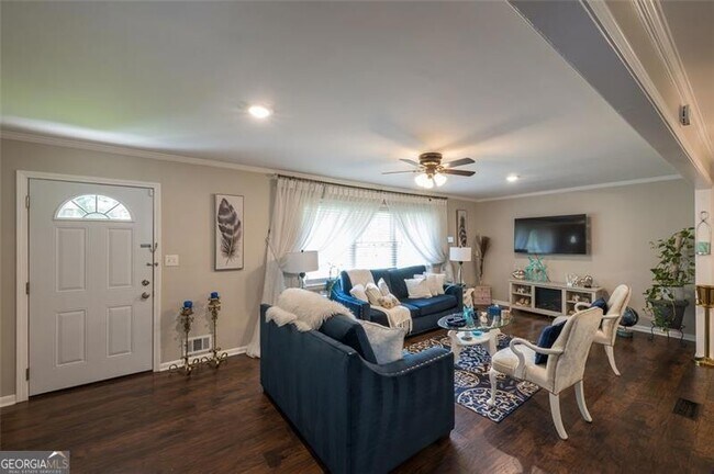 Building Photo - 1025 Hilburn Dr SE