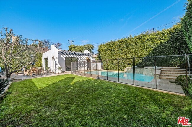 Building Photo - 514 Walden Dr