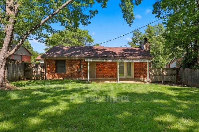 Building Photo - 3352 Featherston Dr