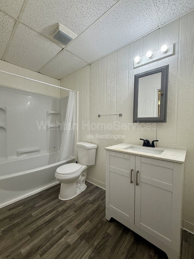 Building Photo - 636 Payson Ave