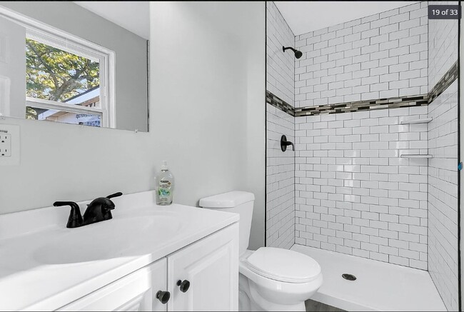 Master Bath - 7731 Barclay Ave