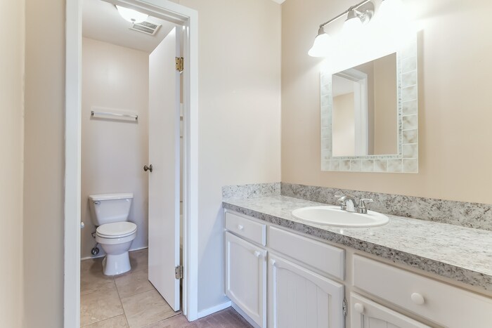 Building Photo - 2111 Mustang Springs Dr