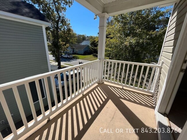 Building Photo - 214 Recess Dr