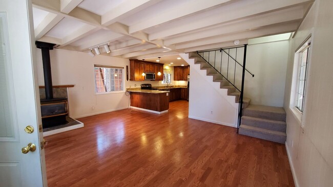 Building Photo - LONG-TERM RENTAL: Great Cedar Flat Home wi...