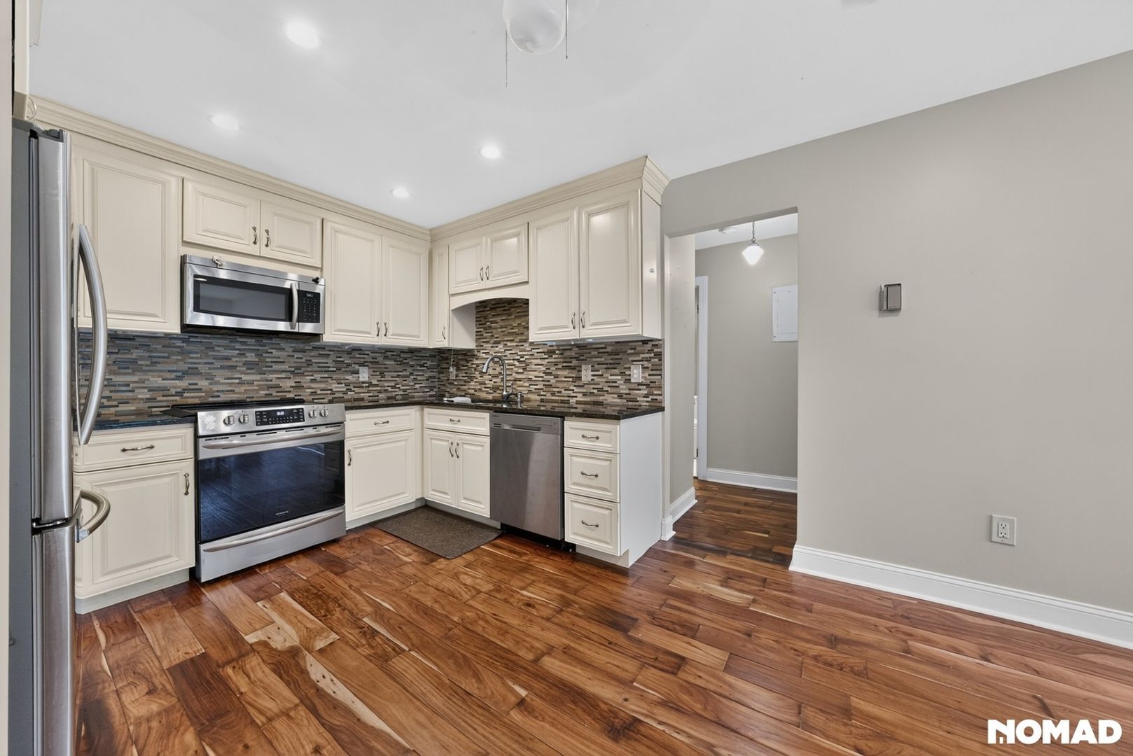 Building Photo - 5 Loudon Dr