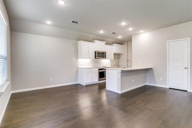 Building Photo - 313 Ember Cir