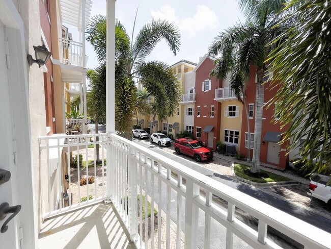 Building Photo - 2343 Vintage Dr