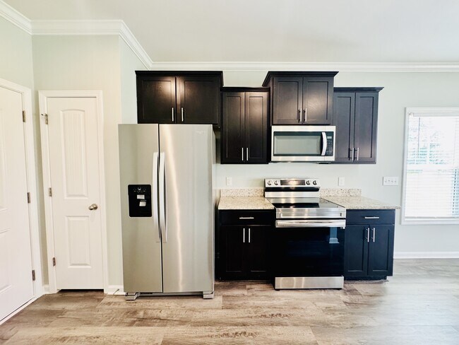 Building Photo - 464 Honeyhill Lp