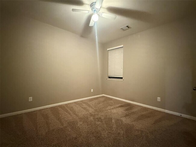 Building Photo - 112 E Adelanta Place