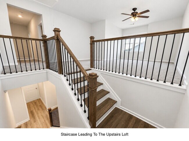 Building Photo - Spacious 4BR/3BA Home with First Floor Suite &  Loft