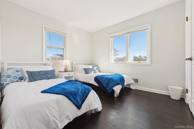 Building Photo - 36 Nautilus Dr