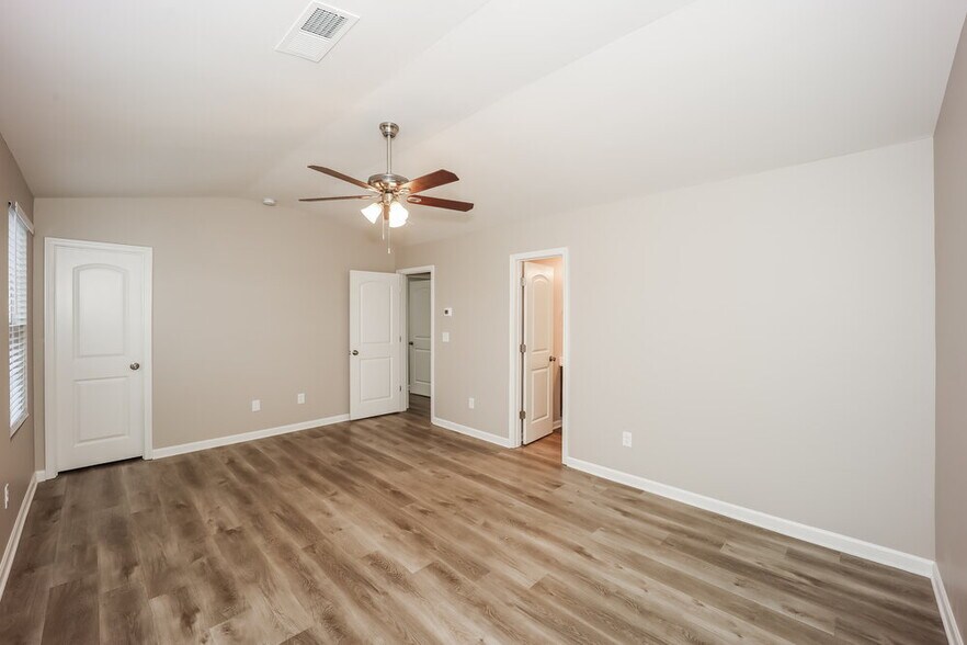 Building Photo - 318 Freeman Cir