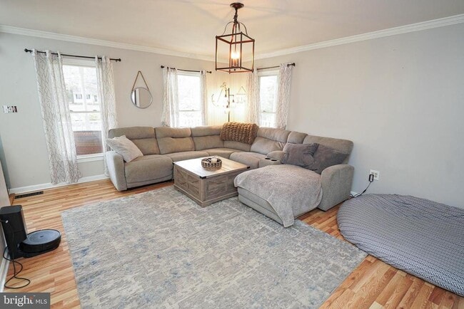 Building Photo - 3727 Village Trail