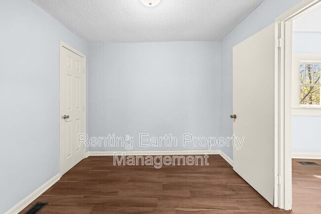 Building Photo - 6309 3rd Ave S