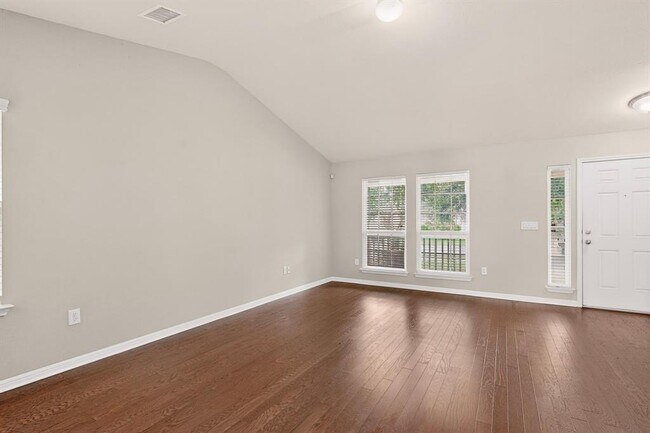 Building Photo - 18401 Friendship Hill Dr