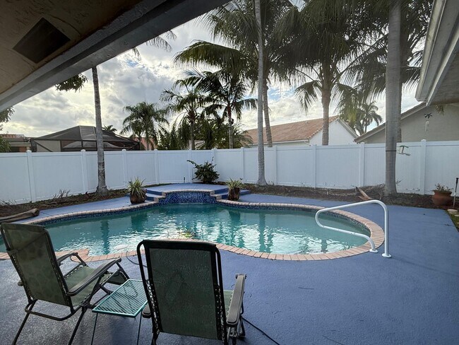 Building Photo - 9707 Sun Pointe Dr