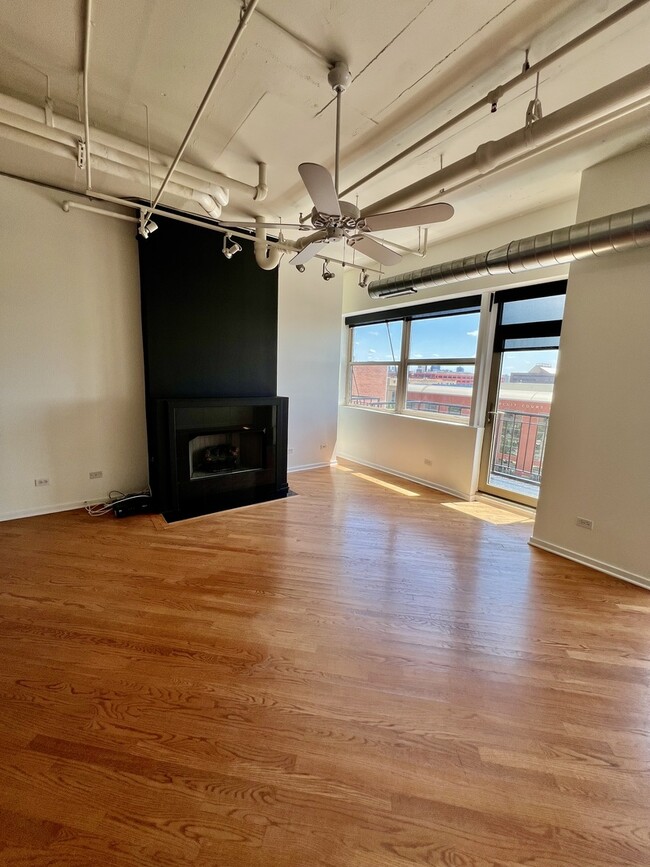 Building Photo - 500 S Clinton St