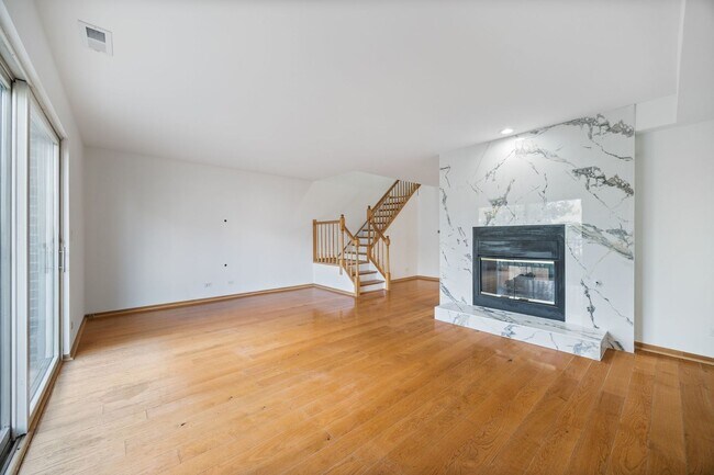 Building Photo - 815 Pearson St