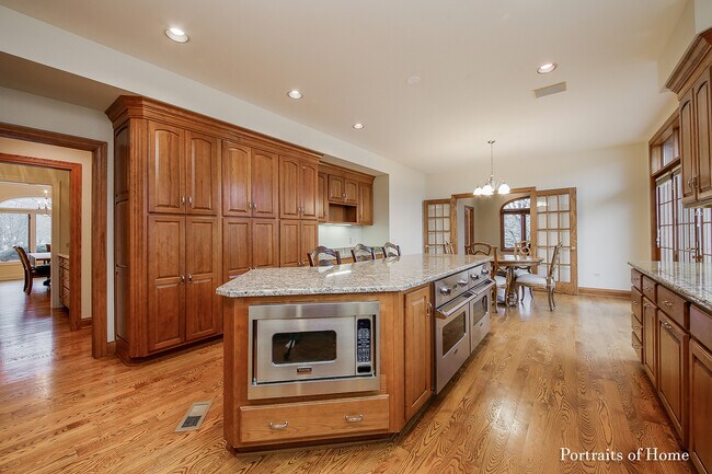 Building Photo - 1115 Bridgeview Ln