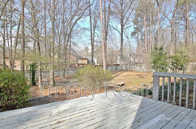 Building Photo - 404 Topaz Trail