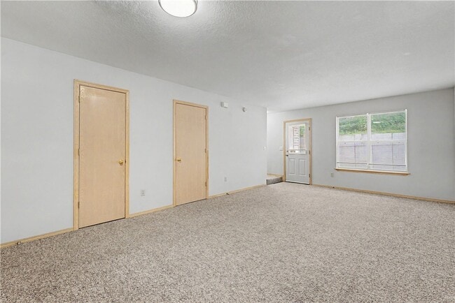 Building Photo - 1366 E Sequoyah Ct