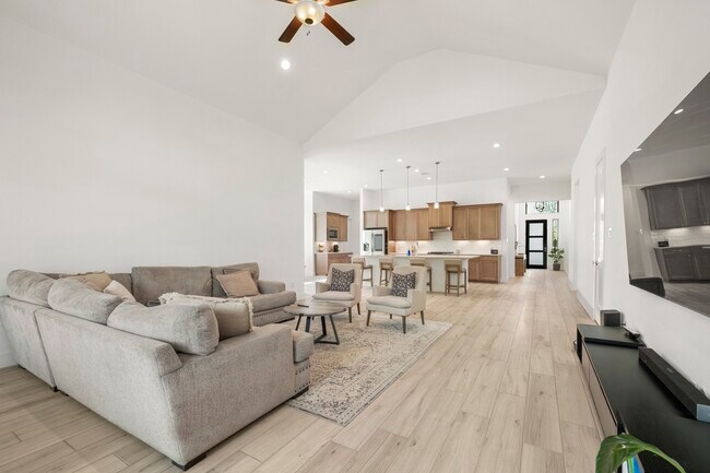 Building Photo - 7403 Hanover Ln